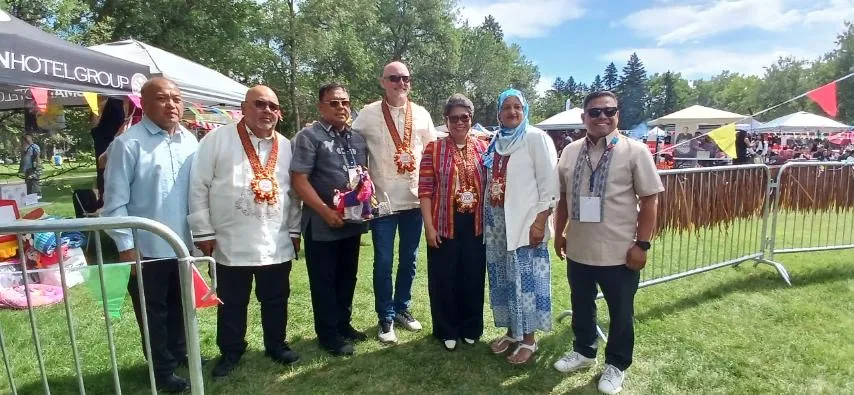 Consul General Emma R. Sarne attended the Fiesta Extravaganza 2025 organized by the Filipino Fiesta Society of Lethbridge, Alberta.