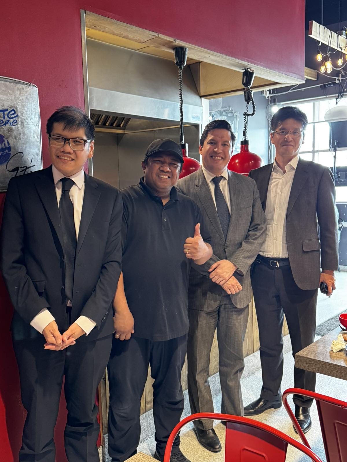 Deputy Consul General Vic Dimagiba with the Deputy CG’s of Japan & Mexico, and Mr. Darwin San Agustin at Darwin’s Charcoal BBQ Chicken, taking part in their special FRMC prix fixe meal