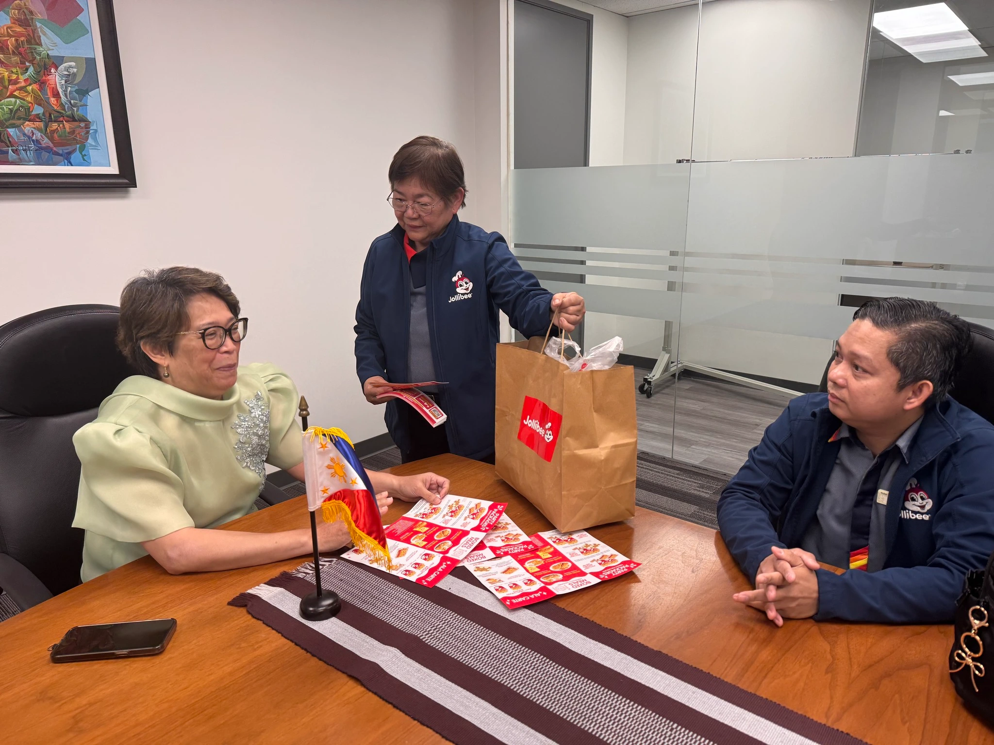 Jollibee Calgary Pacific calls on Consul General Emma Sarne